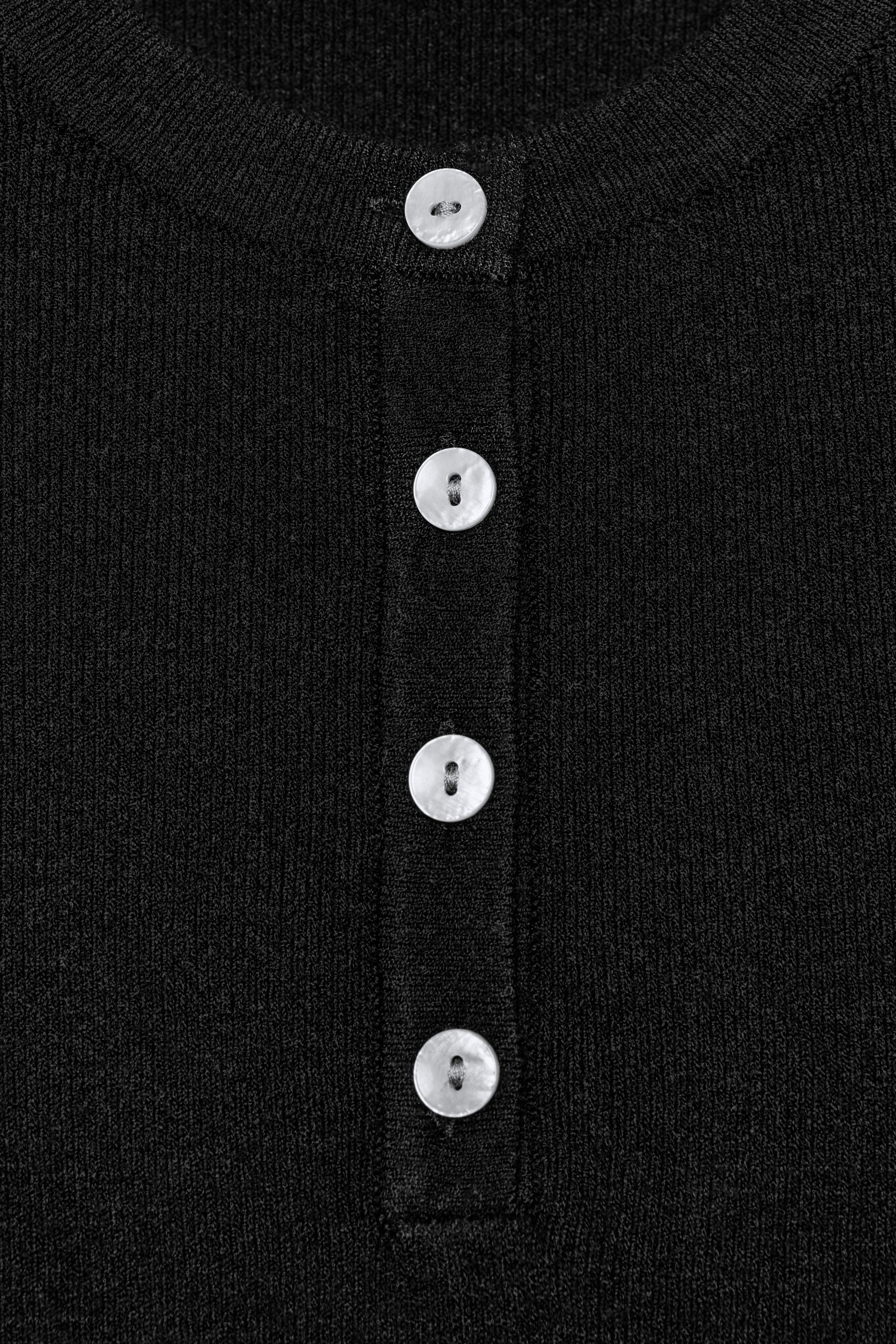 KNIT BUTTON-FRONT TOP